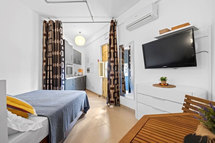 Image No.65-6 Bed Townhouse for sale