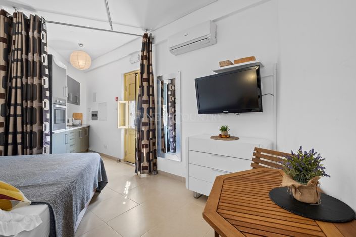 Image No.66-6 Bed Townhouse for sale