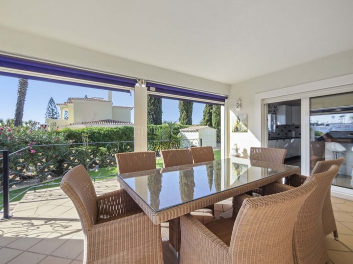 Image No.18-5 Bed Property for sale