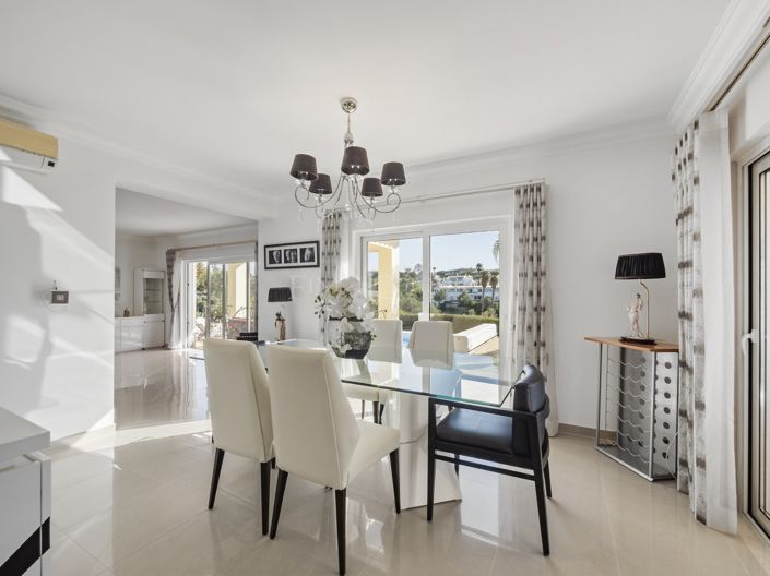 Image No.20-5 Bed Property for sale