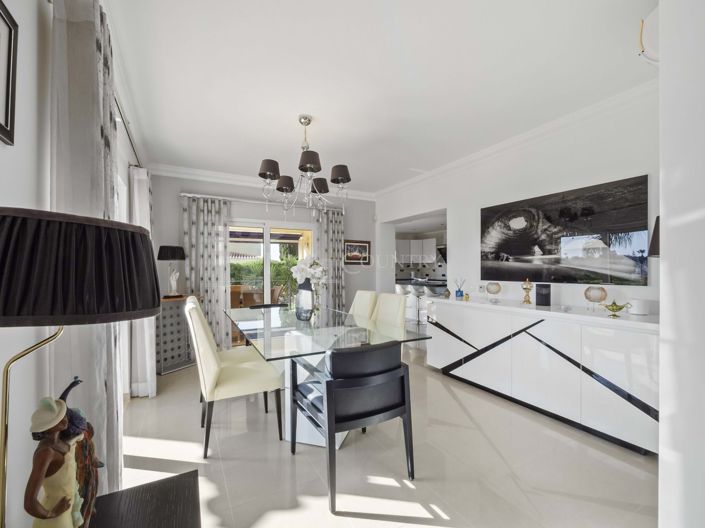 Image No.21-5 Bed Property for sale