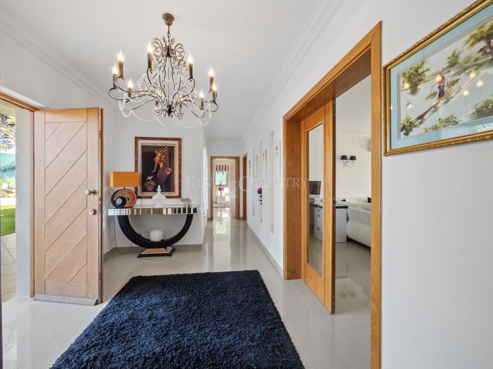 Image No.27-5 Bed Property for sale