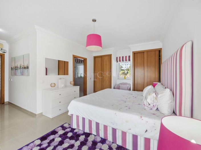 Image No.29-5 Bed Property for sale