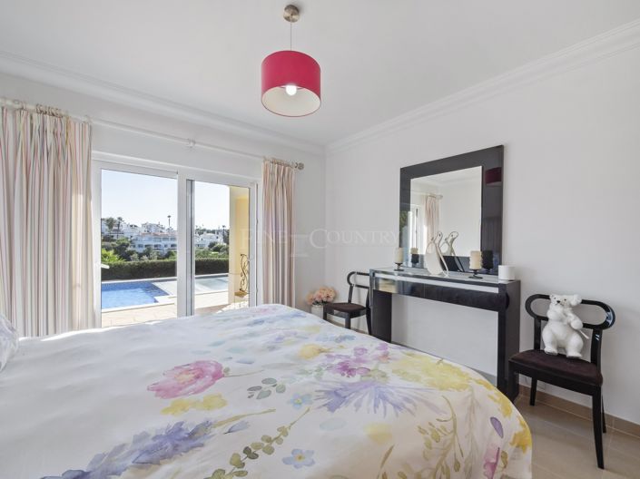 Image No.35-5 Bed Property for sale