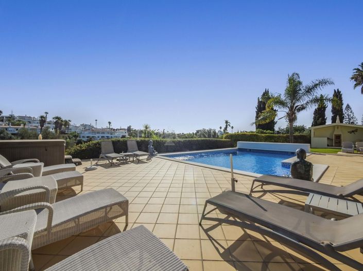 Image No.4-5 Bed Property for sale