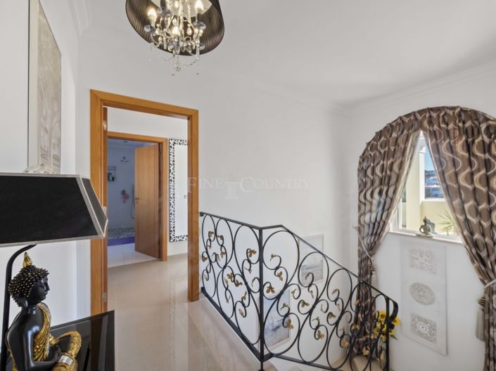 Image No.44-5 Bed Property for sale