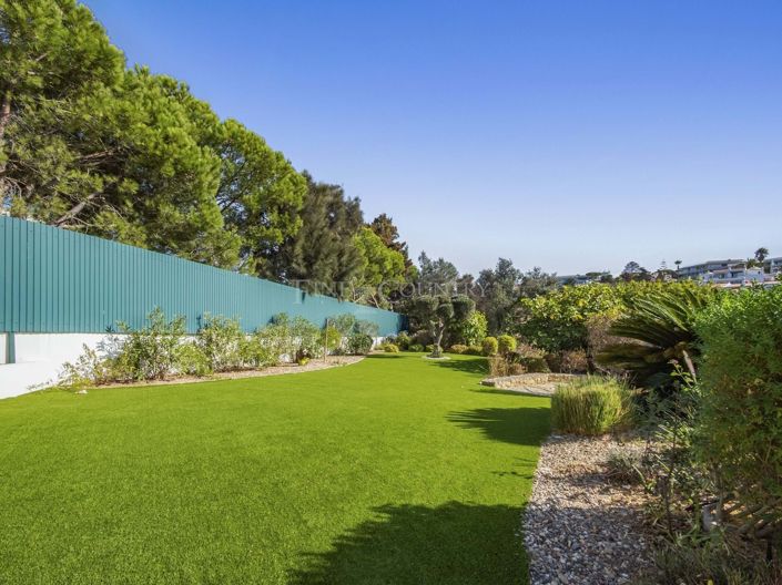 Image No.5-5 Bed Property for sale