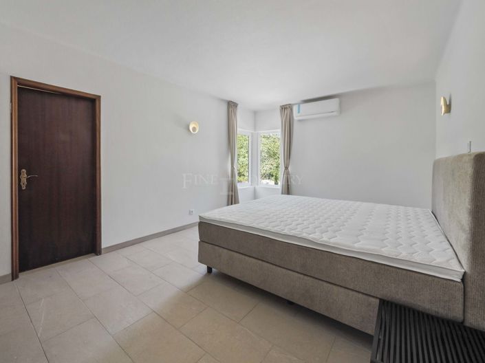 Image No.19-3 Bed Property for sale