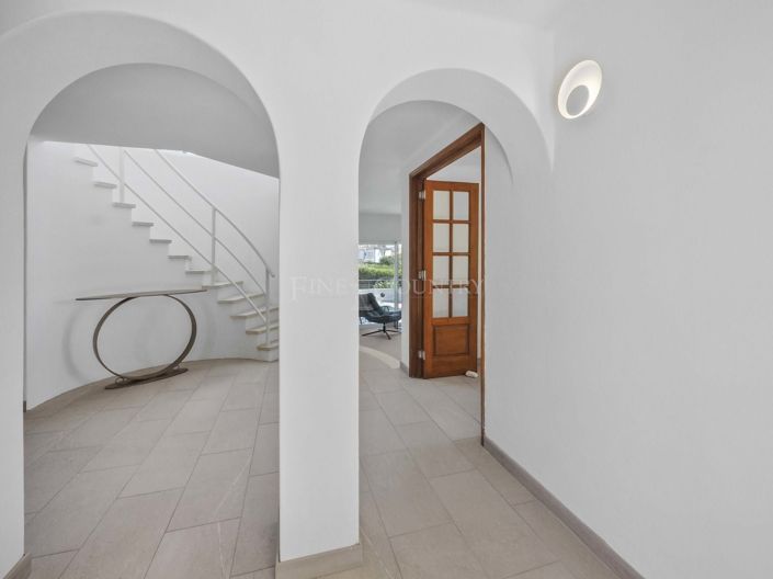 Image No.3-3 Bed Property for sale