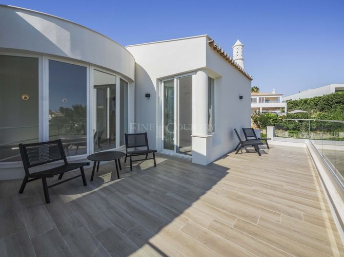 Image No.38-3 Bed Property for sale