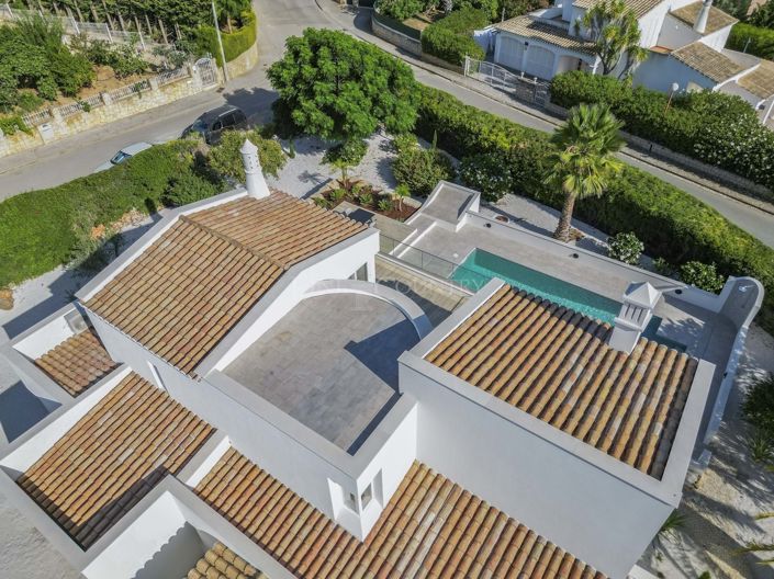 Image No.50-3 Bed Property for sale