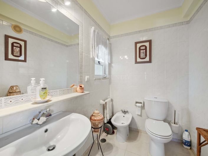 Image No.19-2 Bed Apartment for sale