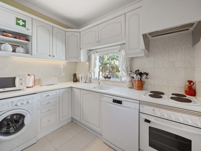 Image No.8-2 Bed Apartment for sale