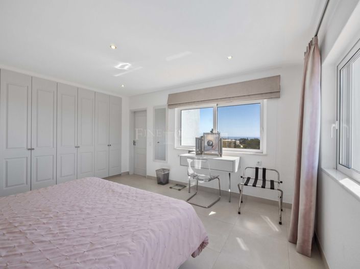 Image No.23-3 Bed Property for sale