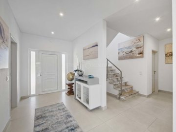 2104-360872-b952a8cbdbc2fd66601ce91bb265b9cce