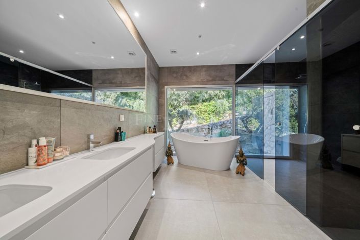 Image No.8-3 Bed Villa for sale