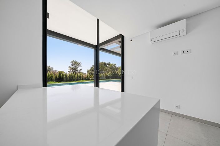 Image No.42-4 Bed Villa for sale