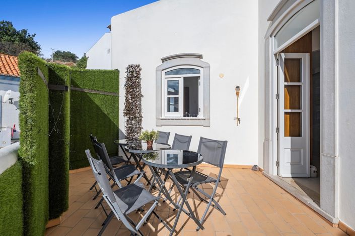 Image No.10-6 Bed Townhouse for sale