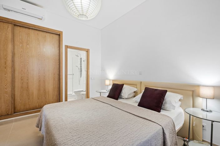 Image No.36-6 Bed Townhouse for sale