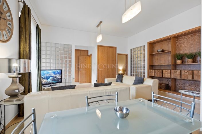 Image No.37-6 Bed Townhouse for sale