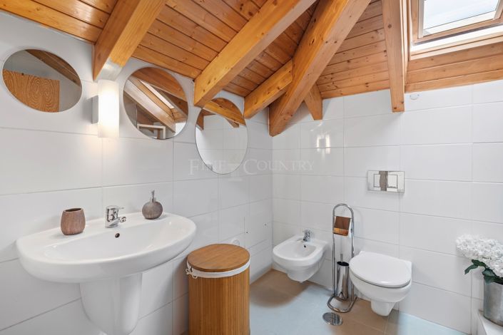 Image No.46-6 Bed Townhouse for sale