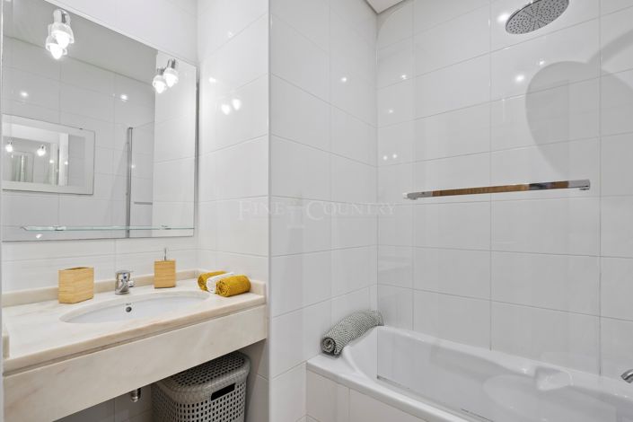 Image No.54-6 Bed Townhouse for sale