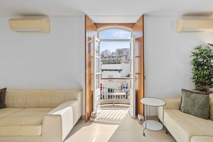 Image No.6-6 Bed Townhouse for sale