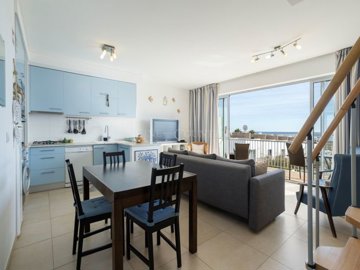 2104-363073-b952a8cbdbc2fd66601ce91bb265b9cce