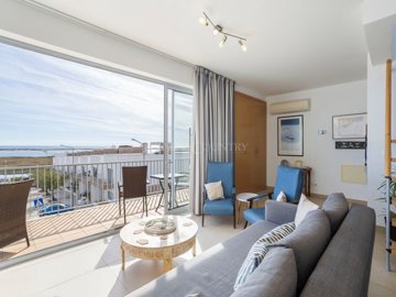 2104-363073-b952a8cbdbc2fd66601ce91bb265b9cce