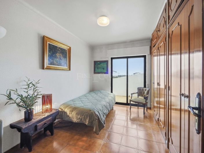 Image No.21-3 Bed Apartment for sale