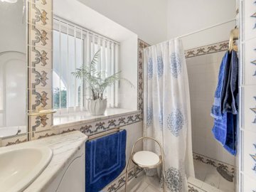 2104-363496-b952a8cbdbc2fd66601ce91bb265b9cce