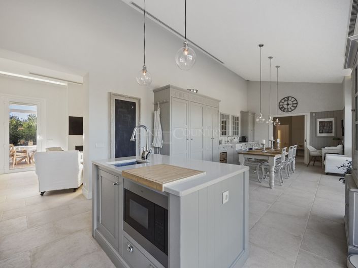 Image No.7-4 Bed Property for sale