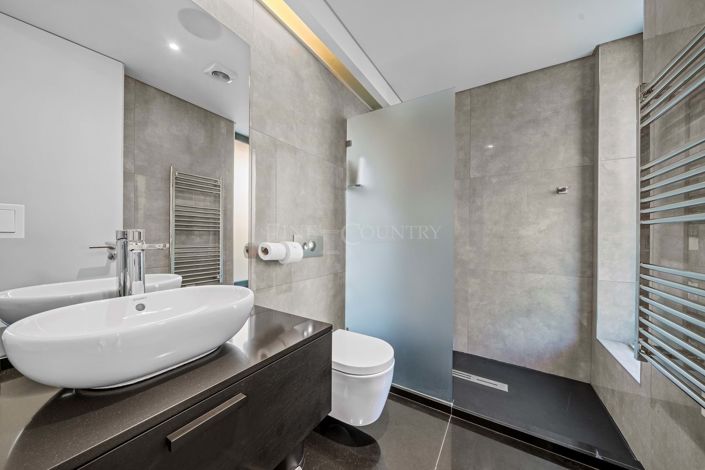 Image No.29-4 Bed Property for sale