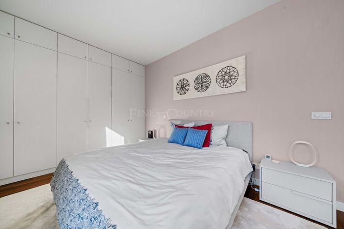 Image No.37-4 Bed Property for sale