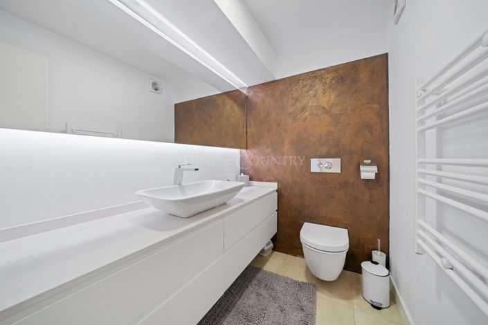 Image No.45-4 Bed Property for sale