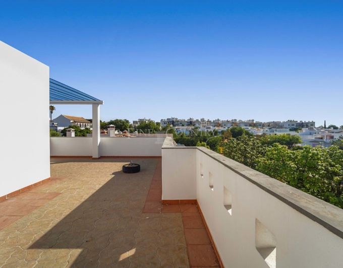 Image No.29-5 Bed Townhouse for sale