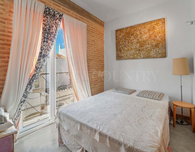 Image No.24-3 Bed Property for sale