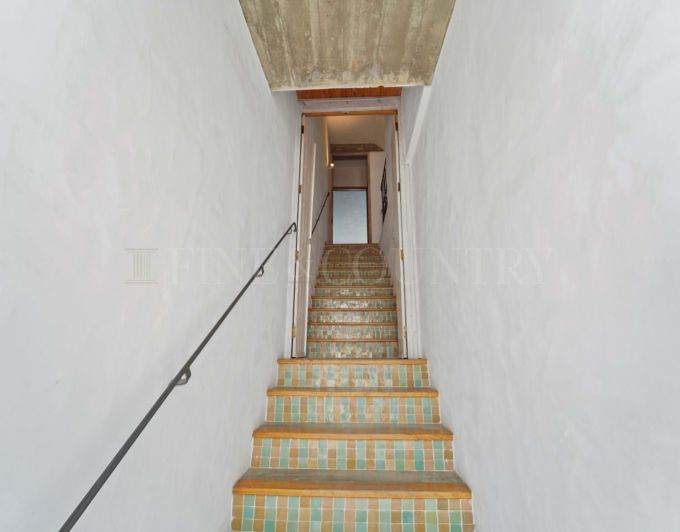 Image No.28-3 Bed Property for sale