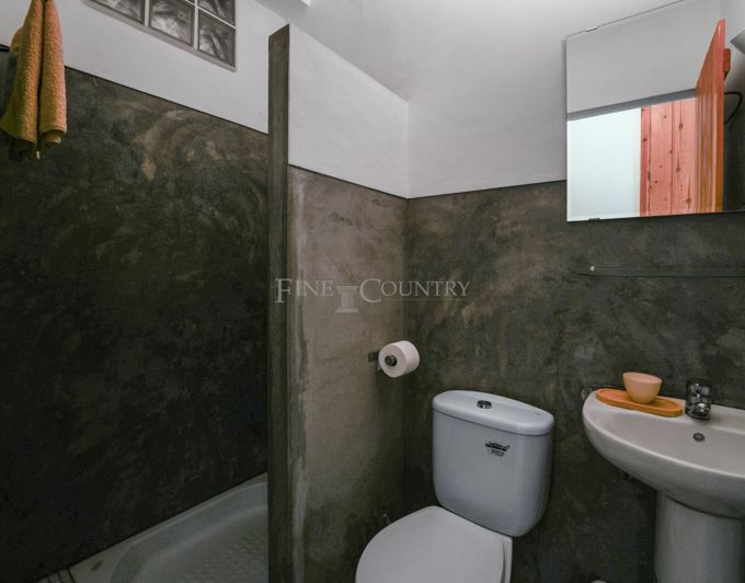 Image No.19-3 Bed Townhouse for sale