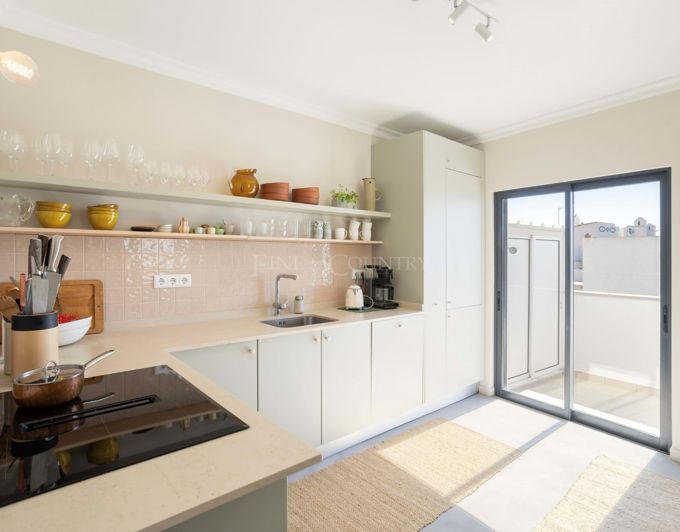 Image No.10-3 Bed Apartment for sale