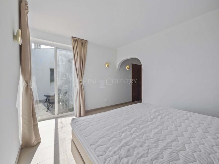 Image No.30-3 Bed Property for sale