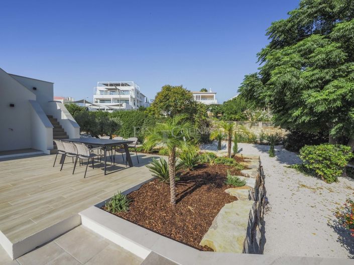 Image No.44-3 Bed Property for sale