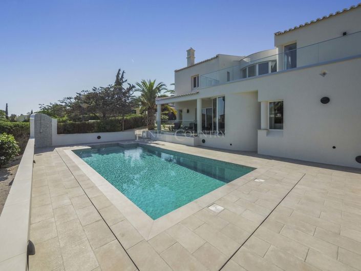 Image No.47-3 Bed Property for sale