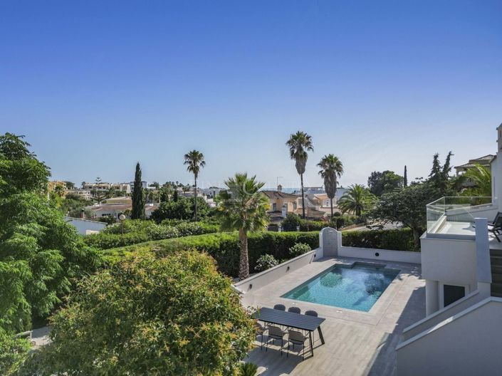 Image No.55-3 Bed Property for sale