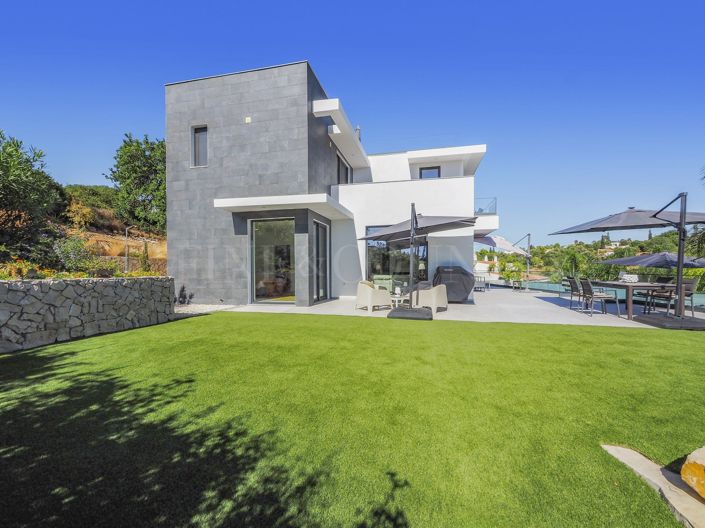 Image No.43-4 Bed Property for sale