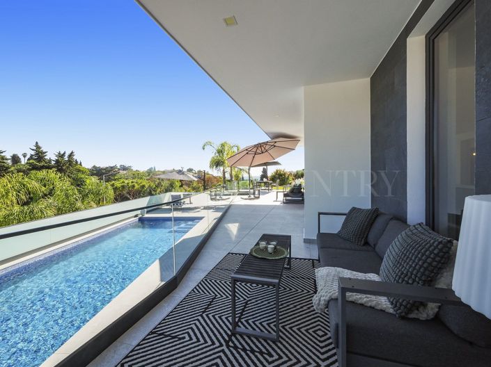 Image No.51-4 Bed Property for sale