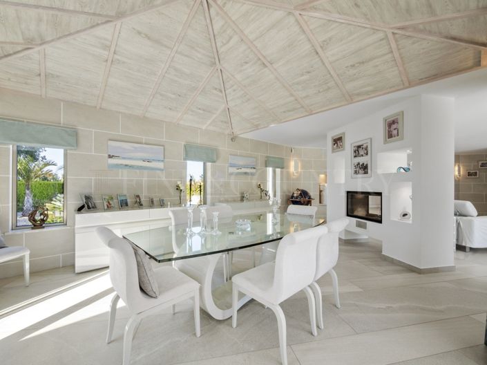 Image No.12-3 Bed Property for sale
