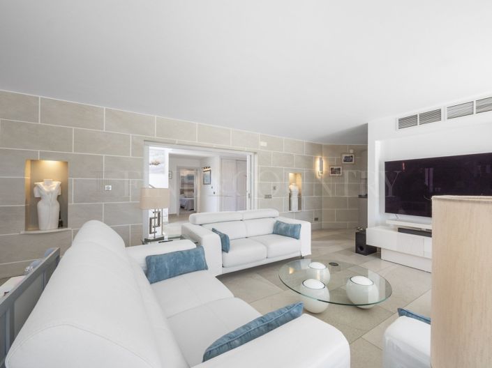 Image No.13-3 Bed Property for sale