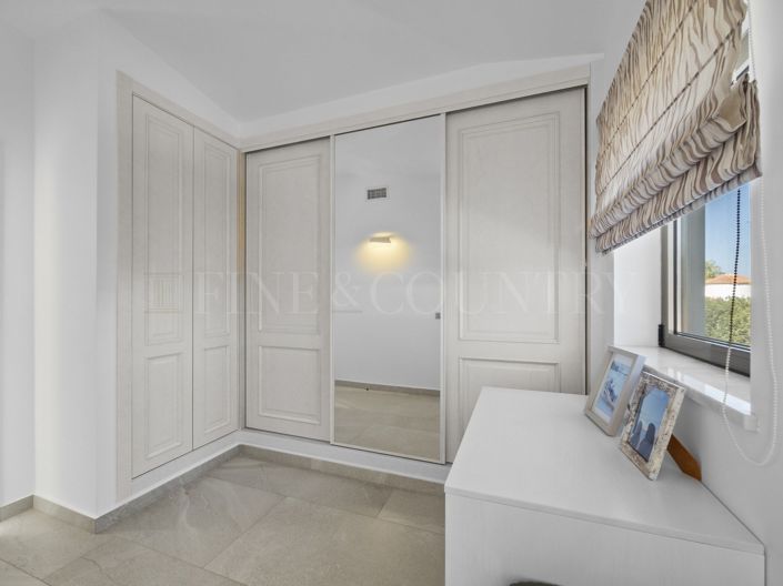 Image No.24-3 Bed Property for sale