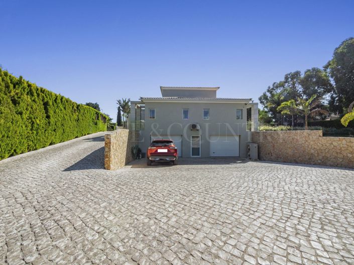 Image No.43-3 Bed Property for sale